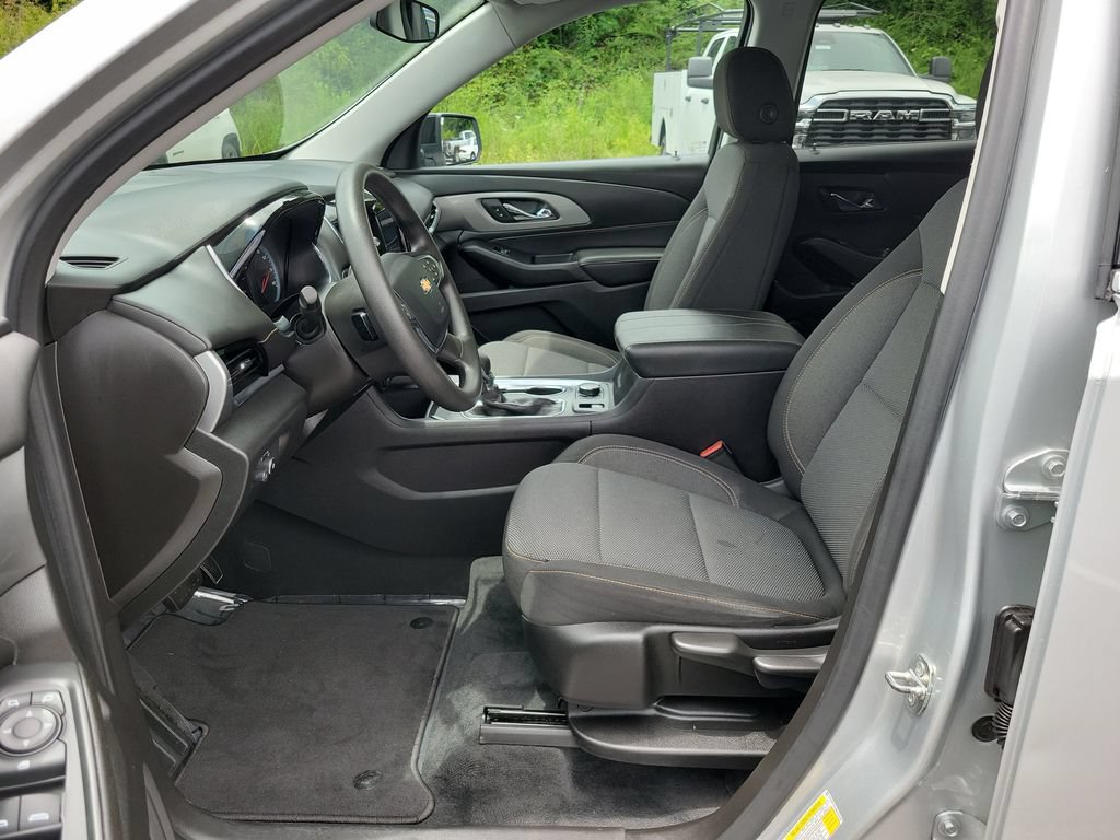 Used 2021 Chevrolet Traverse LS FWD image 26
