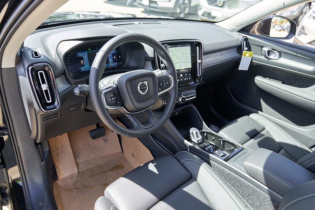 New 2026 Volvo XC40 B5 Plus AWD/4WD image 12