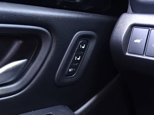 Used 2025 Honda Pilot EX-L image 39