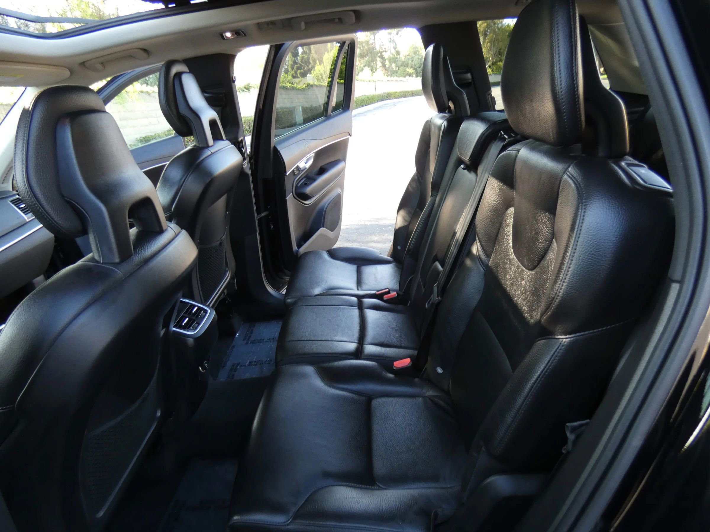 Used 2020 Volvo XC90 T6 Momentum image 44