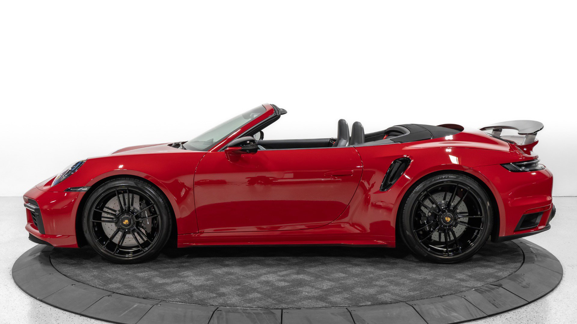 Used 2021 Porsche 911 Turbo S image 4