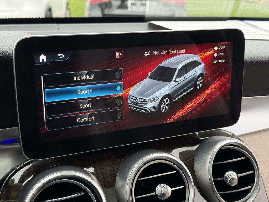 Used 2020 Mercedes-Benz GLC 300 4MATIC w/ Parking Assistance Package image 7