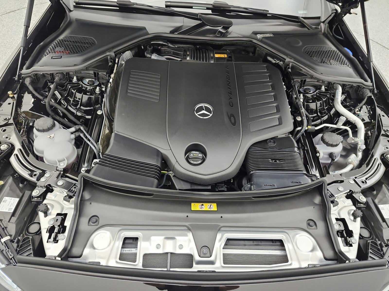 New 2027 Mercedes-Benz E 450 4MATIC Sedan image 12