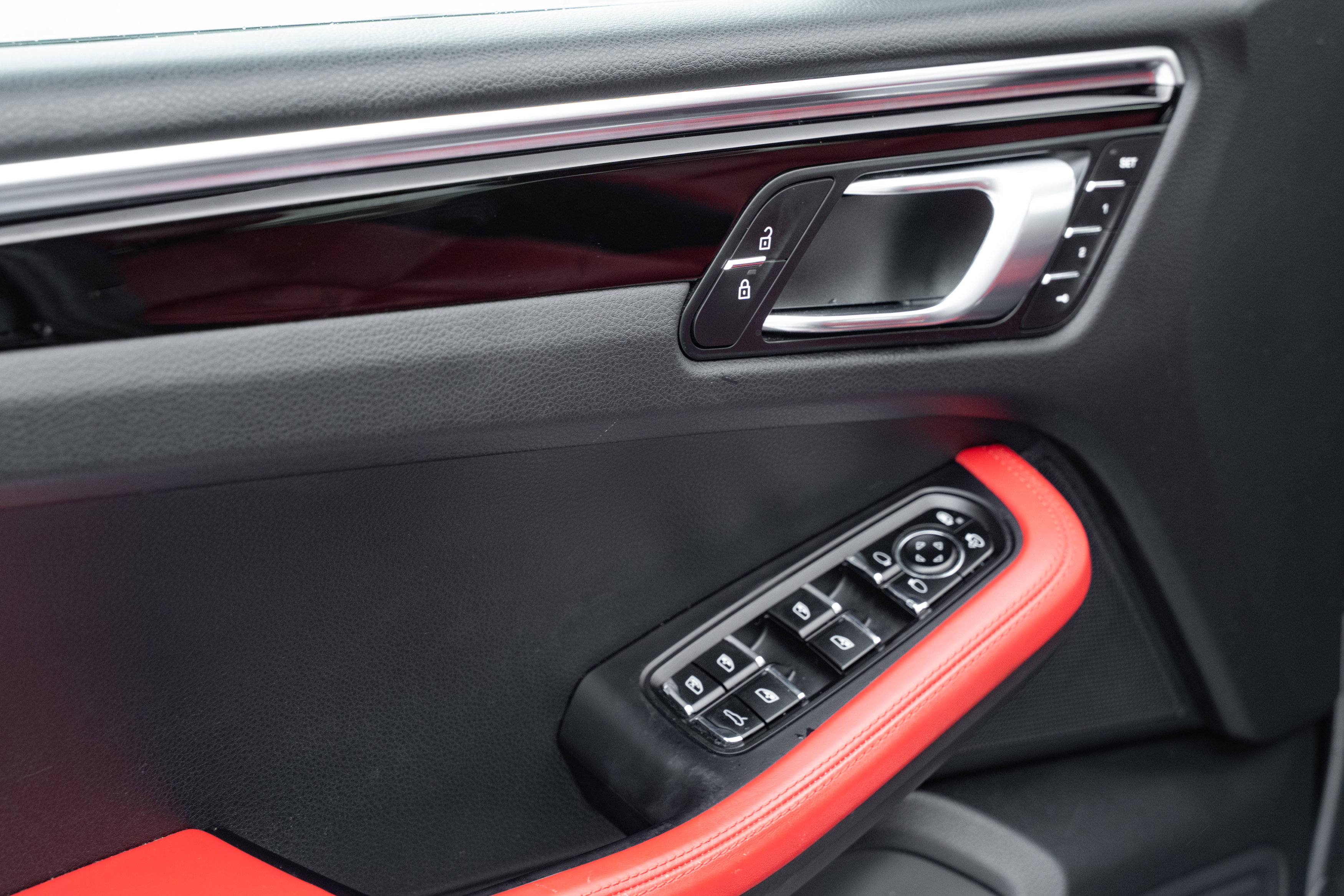 Used 2021 Porsche Macan image 18