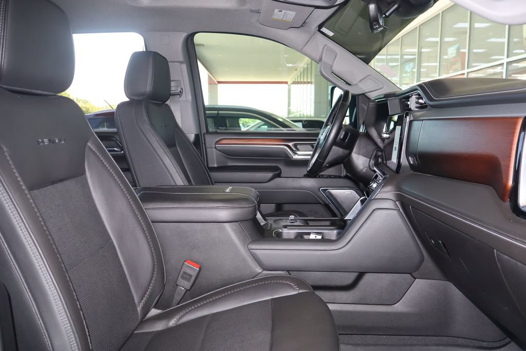 Used 2024 GMC Sierra 2500 Denali w/ Denali Reserve Package AWD/4WD image 47