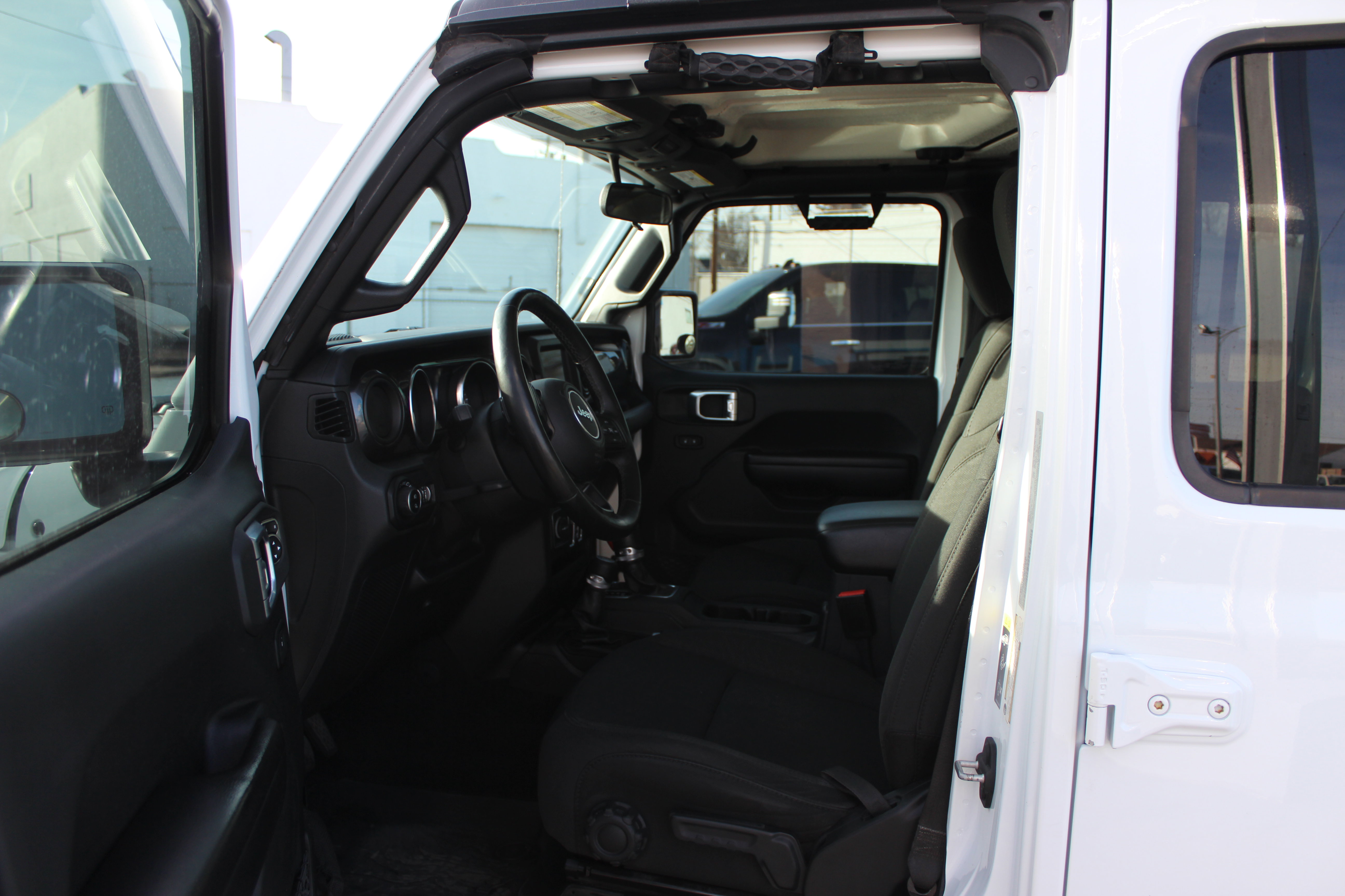 Used 2020 Jeep Gladiator Sport image 23