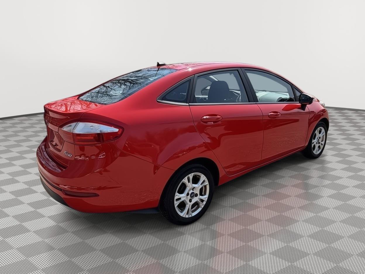 Used 2015 Ford Fiesta SE w/ Comfort Package image 5