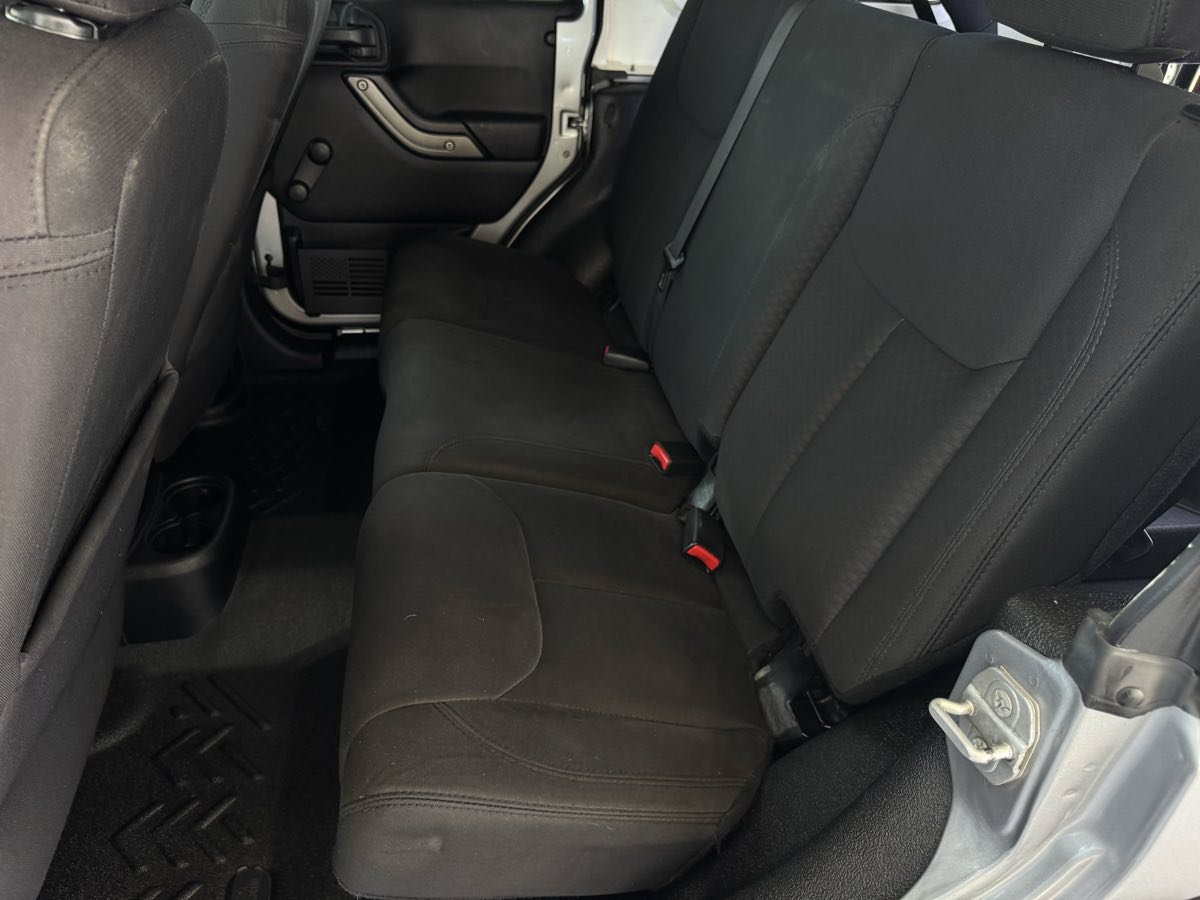 Used 2015 Jeep Wrangler Unlimited Sport AWD/4WD image 17