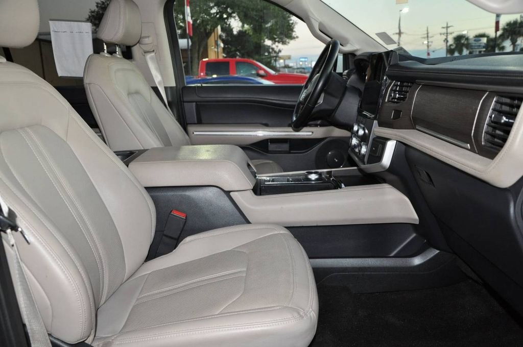 Used 2022 Ford Expedition Limited image 16