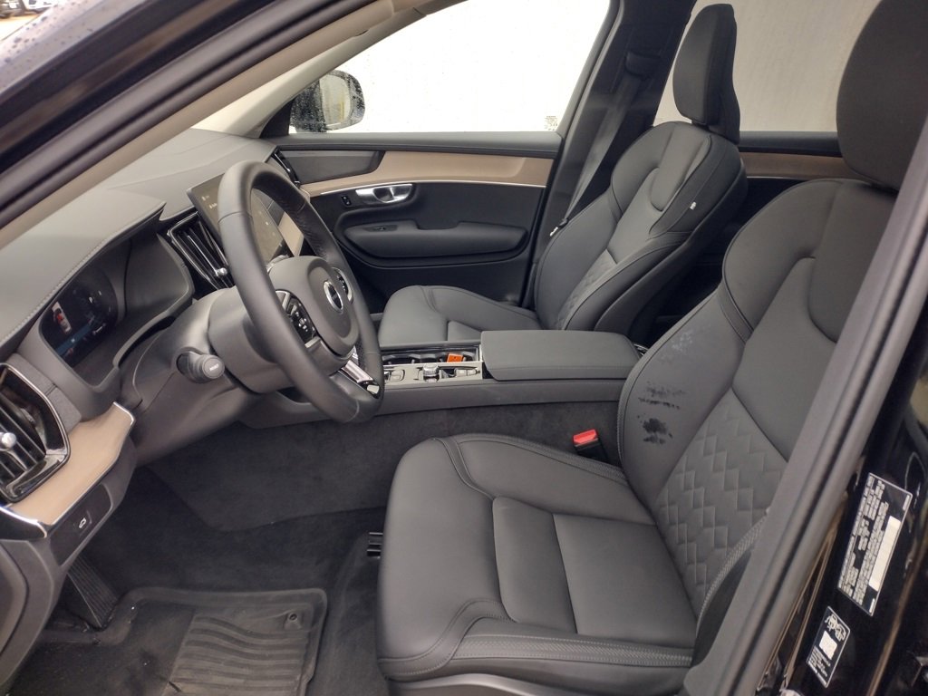 New 2026 Volvo XC90 B6 Plus w/ Protection Package Premier image 10