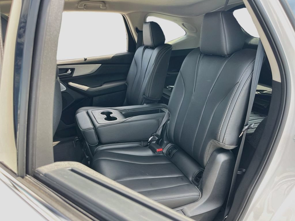 Used 2025 Acura MDX w/ Technology Package FWD image 25