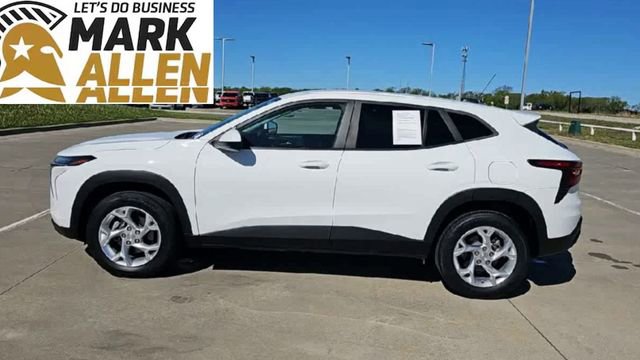 Used 2024 Chevrolet Trax LS w/ LS Convenience Package image 5