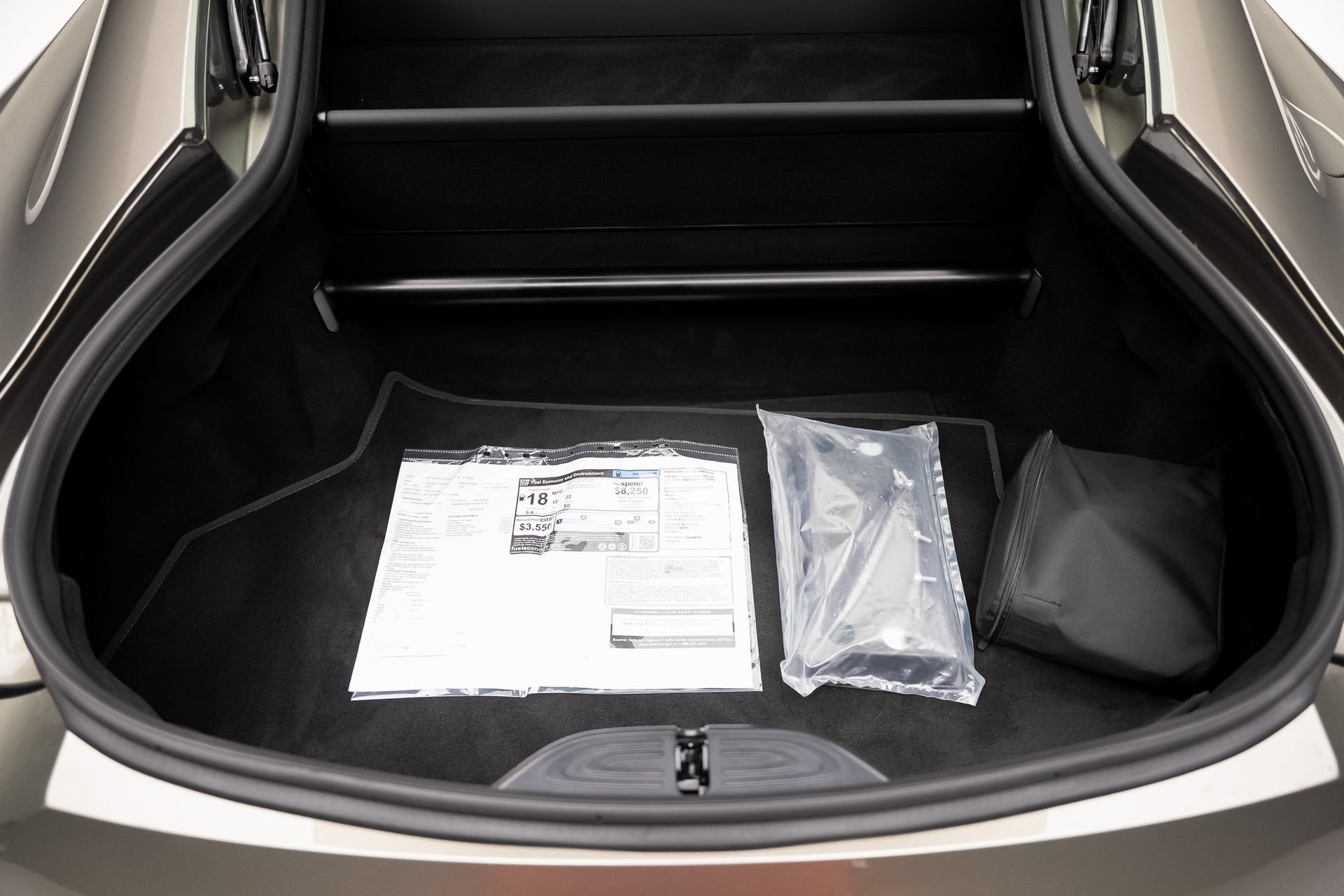 Used 2025 Aston Martin V8 Vantage Coupe RWD image 62
