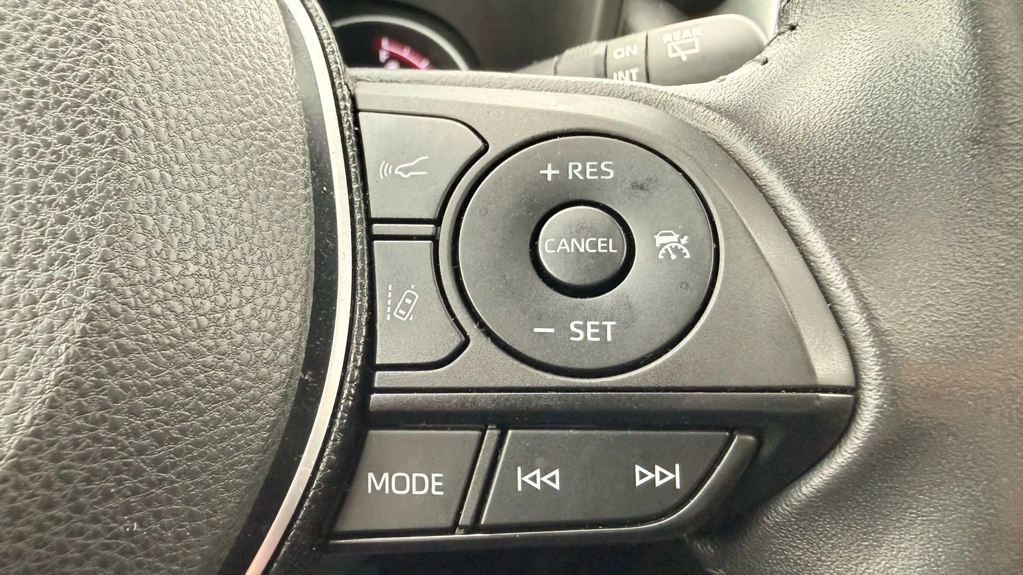 Used 2019 Toyota RAV4 Limited image 20