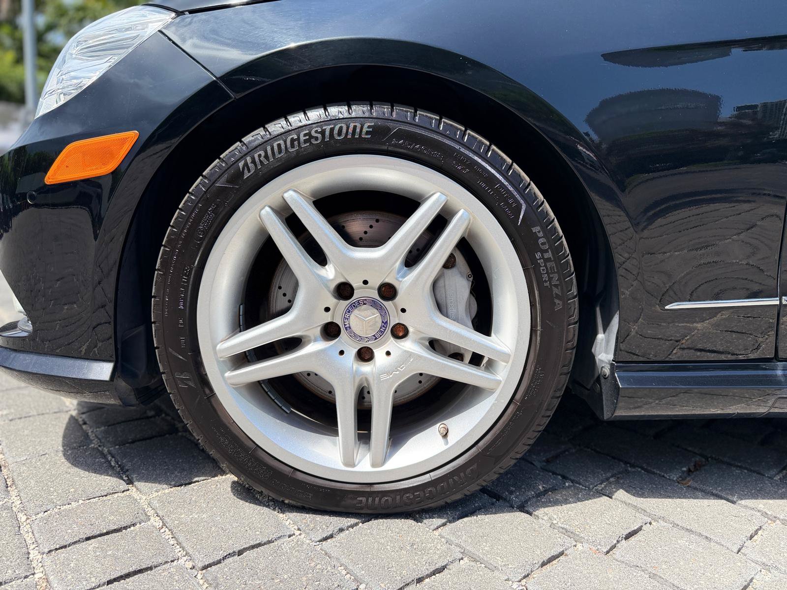 Used 2010 Mercedes-Benz E 550 Sedan image 18