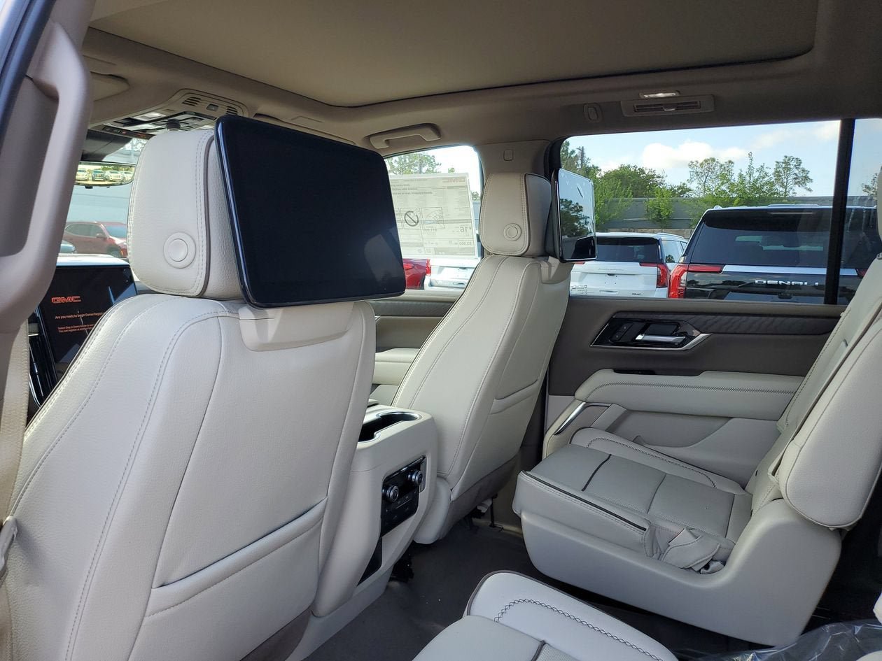 New 2026 GMC Yukon XL Denali w/ Denali Reserve Package AWD/4WD image 10