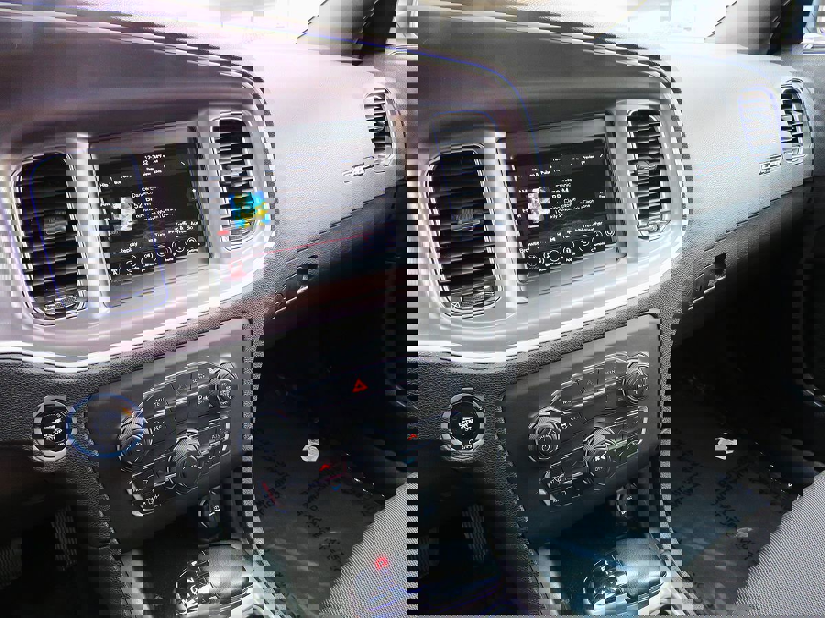 Used 2022 Dodge Charger SXT image 23