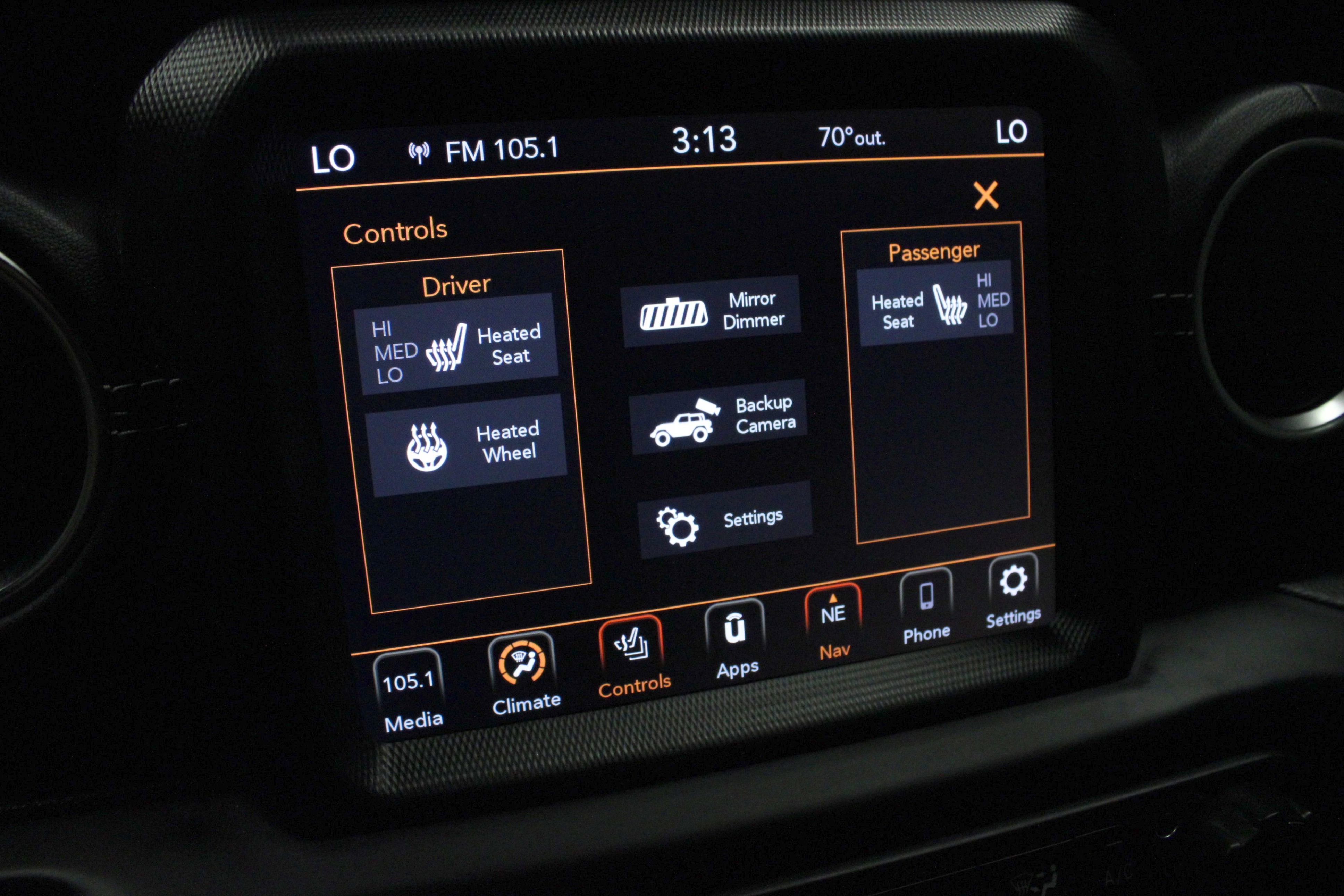 Used 2022 Jeep Wrangler Unlimited Sahara w/ Cold Weather Group image 26