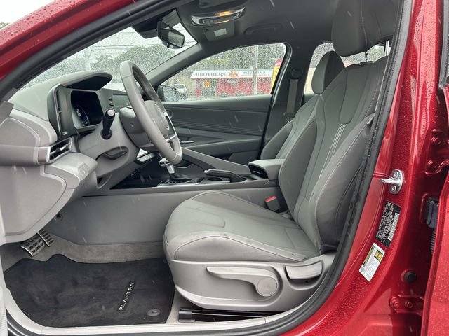 Certified 2025 Hyundai Elantra Sport FWD image 13