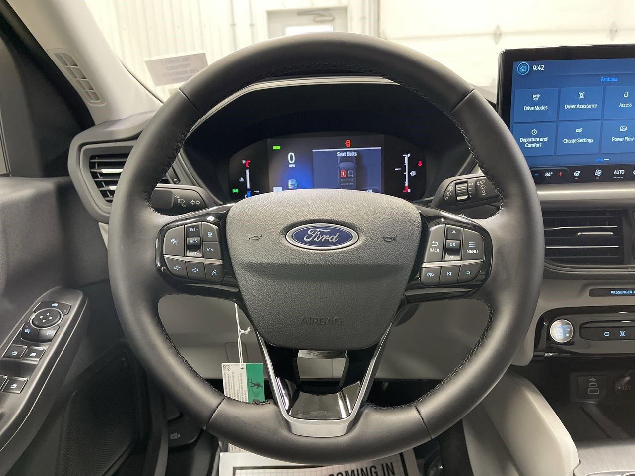New 2025 Ford Escape SE w/ Class II Trailer Tow Package image 24