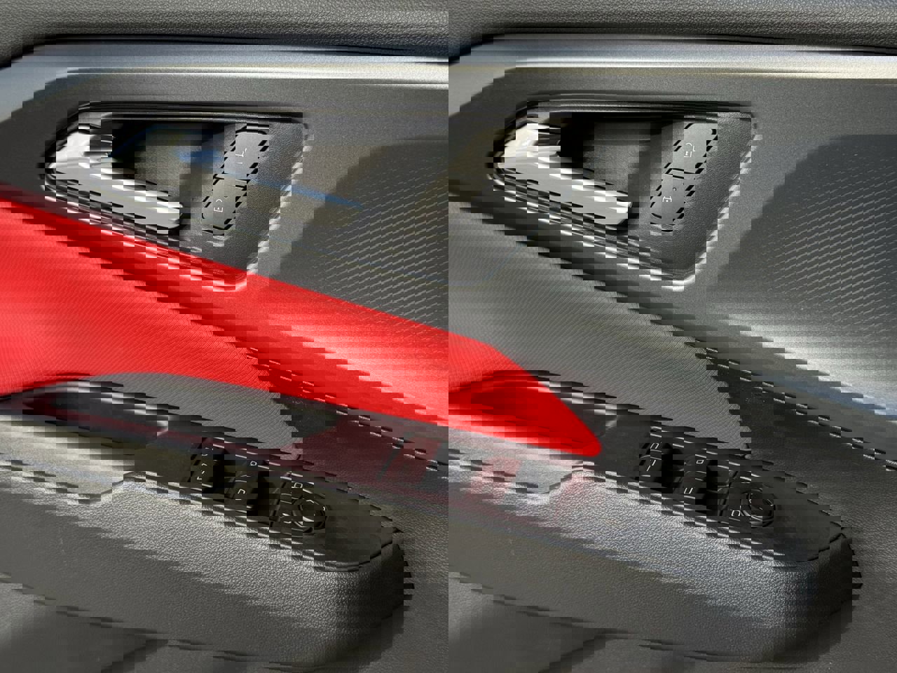 New 2026 Chevrolet Equinox EV RS image 18