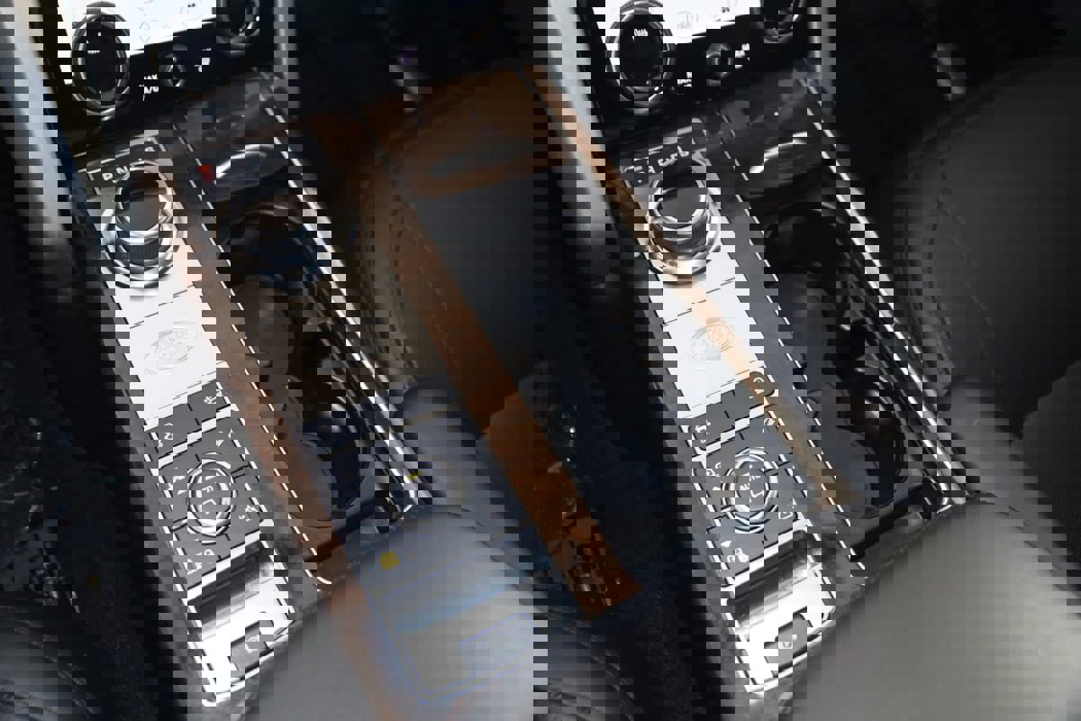 Used 2021 Land Rover Range Rover P525 Westminster Edition image 32