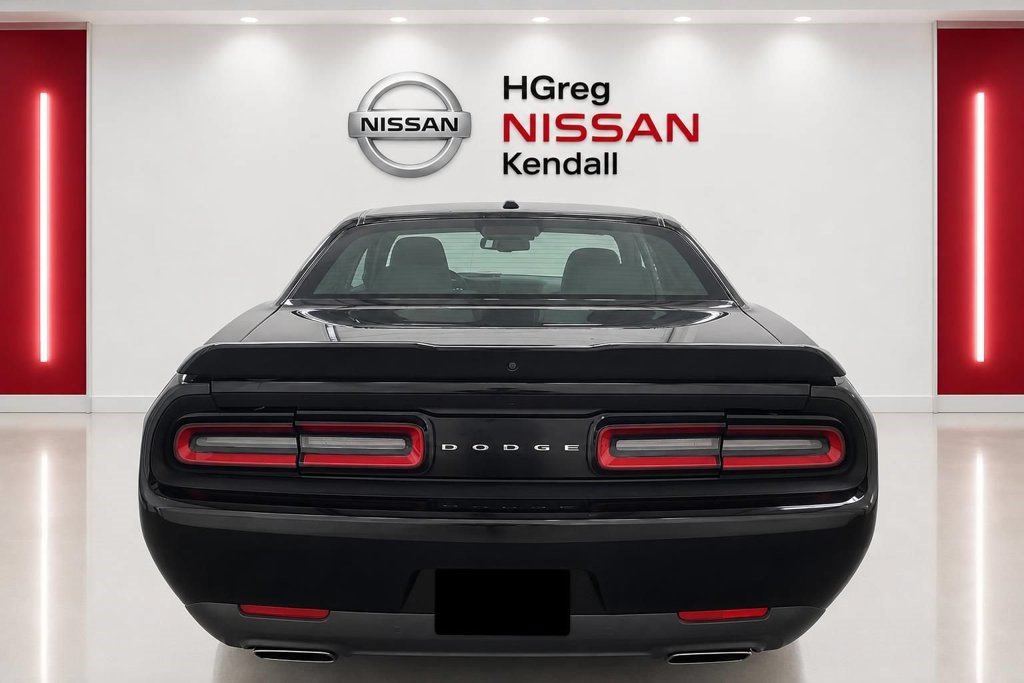 Used 2022 Dodge Challenger R/T RWD image 8