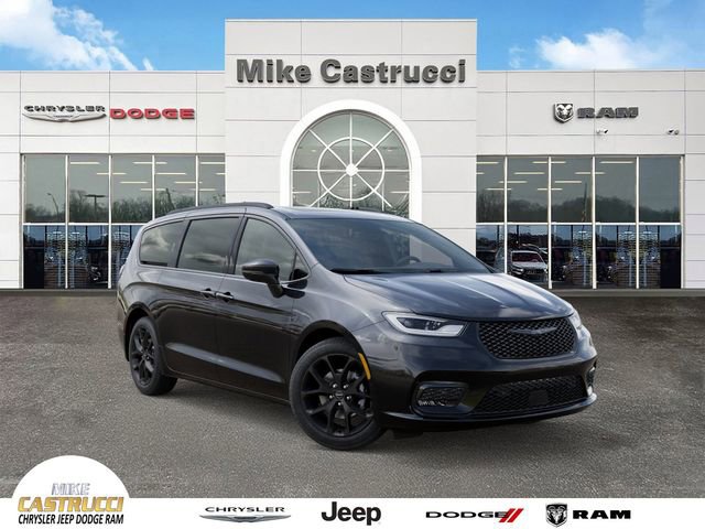New 2026 Chrysler Pacifica Limited w/ S Appearance Package