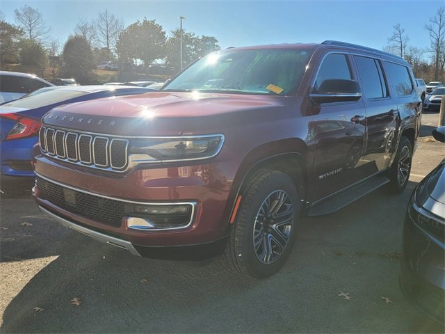 Used 2023 Jeep Wagoneer L Series II image 3