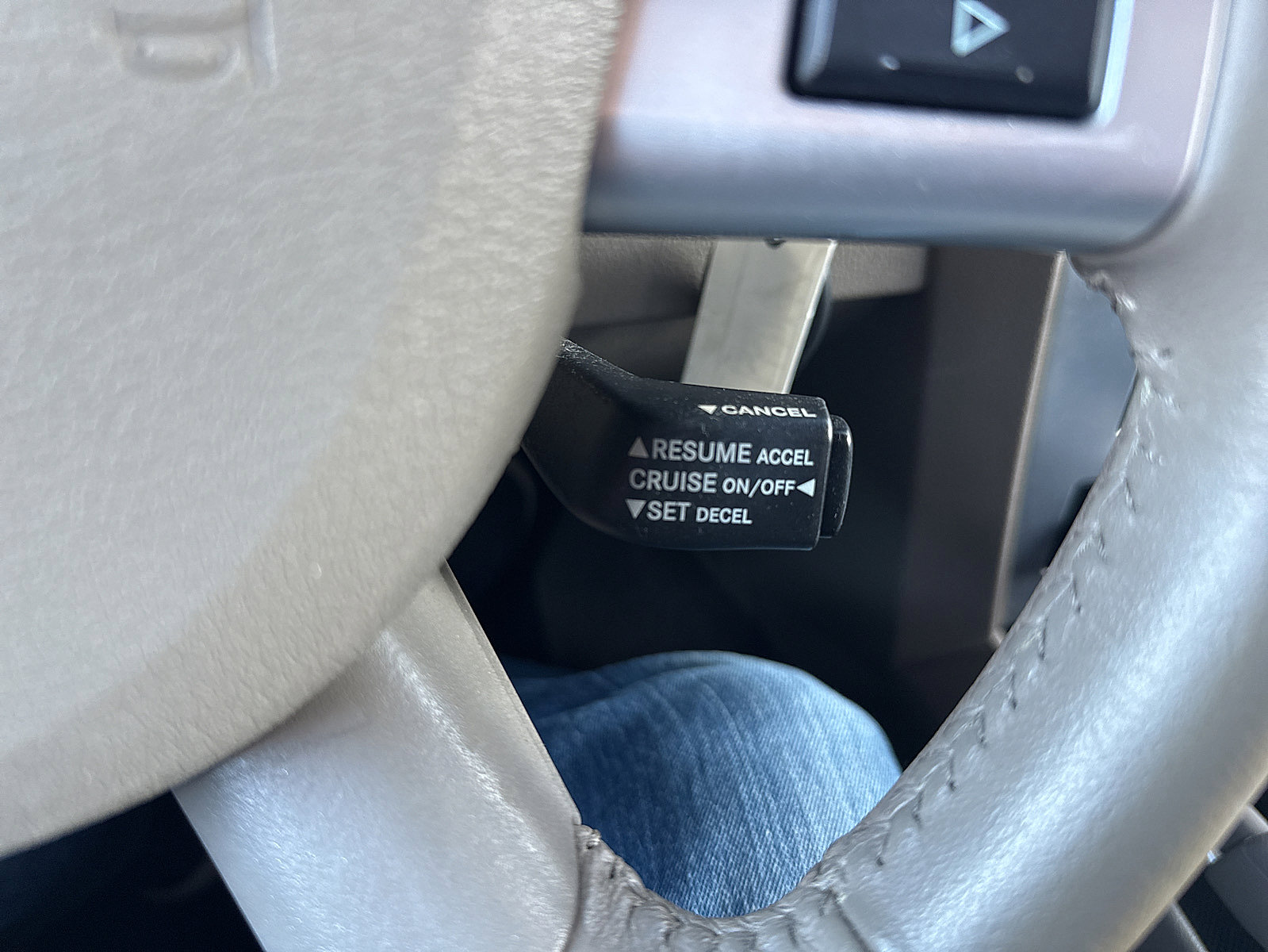 Used 2008 Jeep Commander Sport image 49