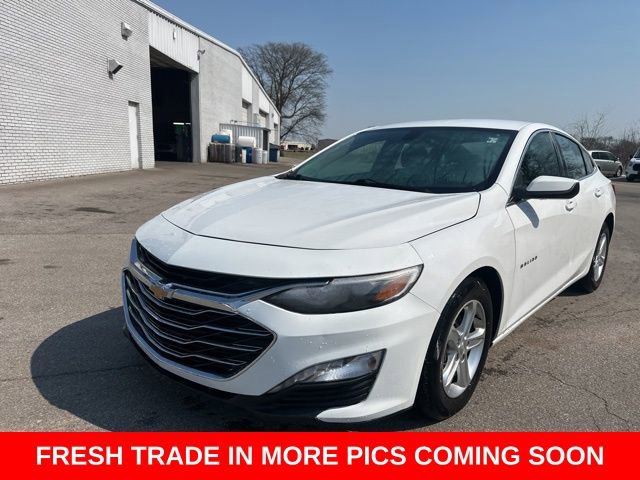 Used 2022 Chevrolet Malibu LT image 2