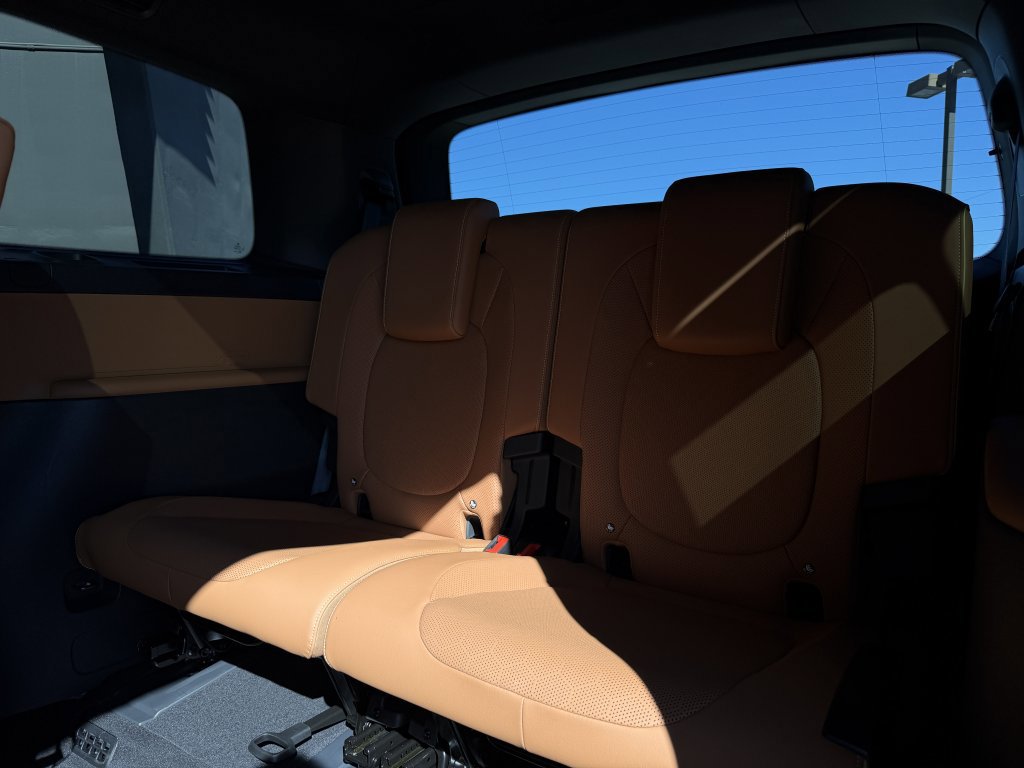 Used 2025 Volkswagen ID. Buzz Pro S Plus image 38