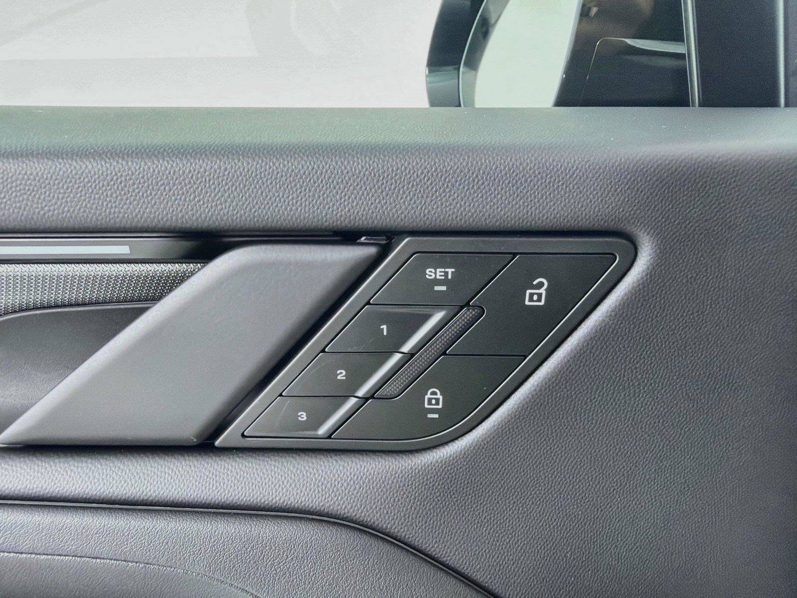 New 2026 Porsche Cayenne Coupe AWD/4WD image 22