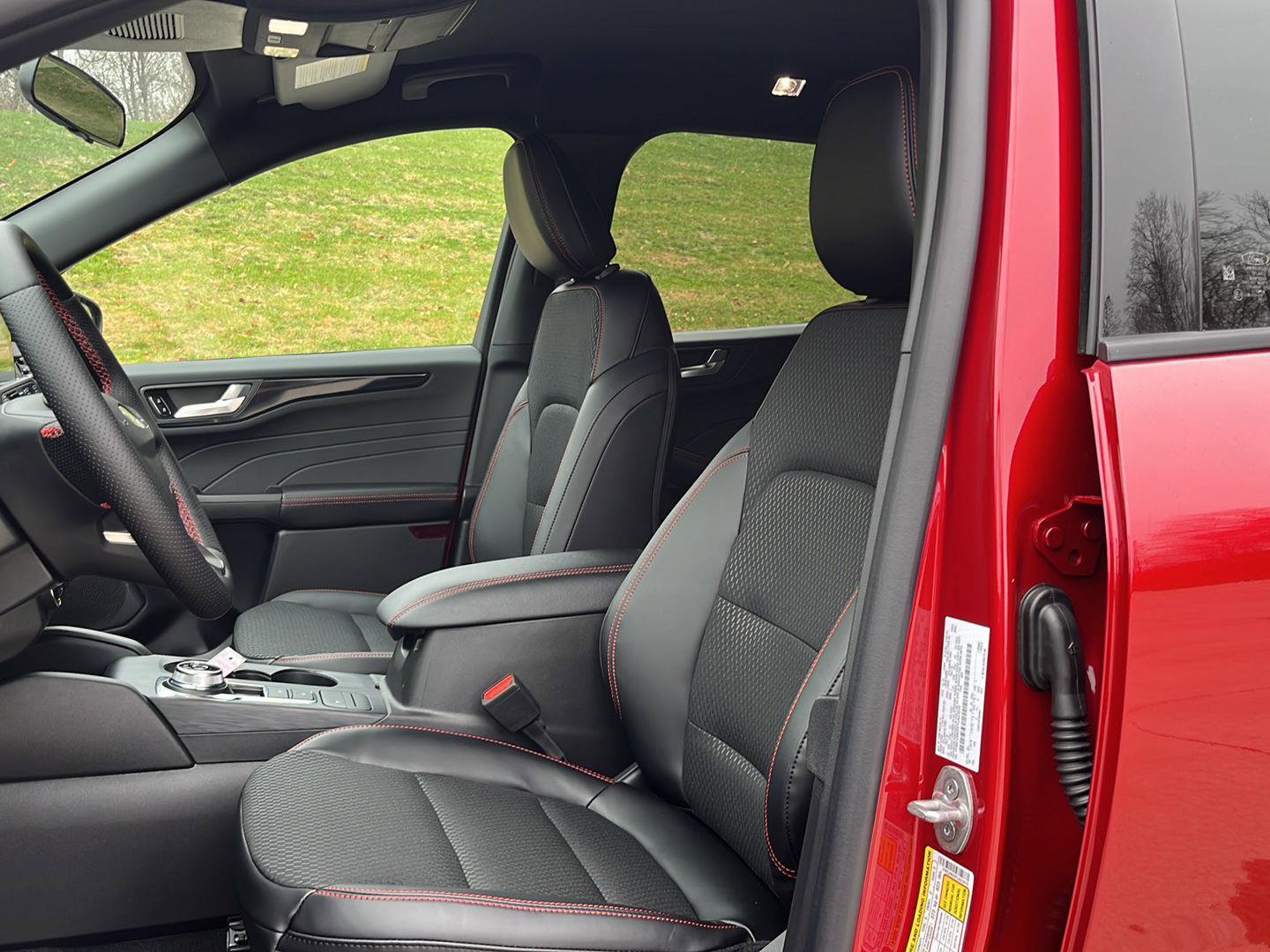 New 2026 Ford Escape ST-Line Select w/ Class II Trailer Tow Package AWD/4WD image 12