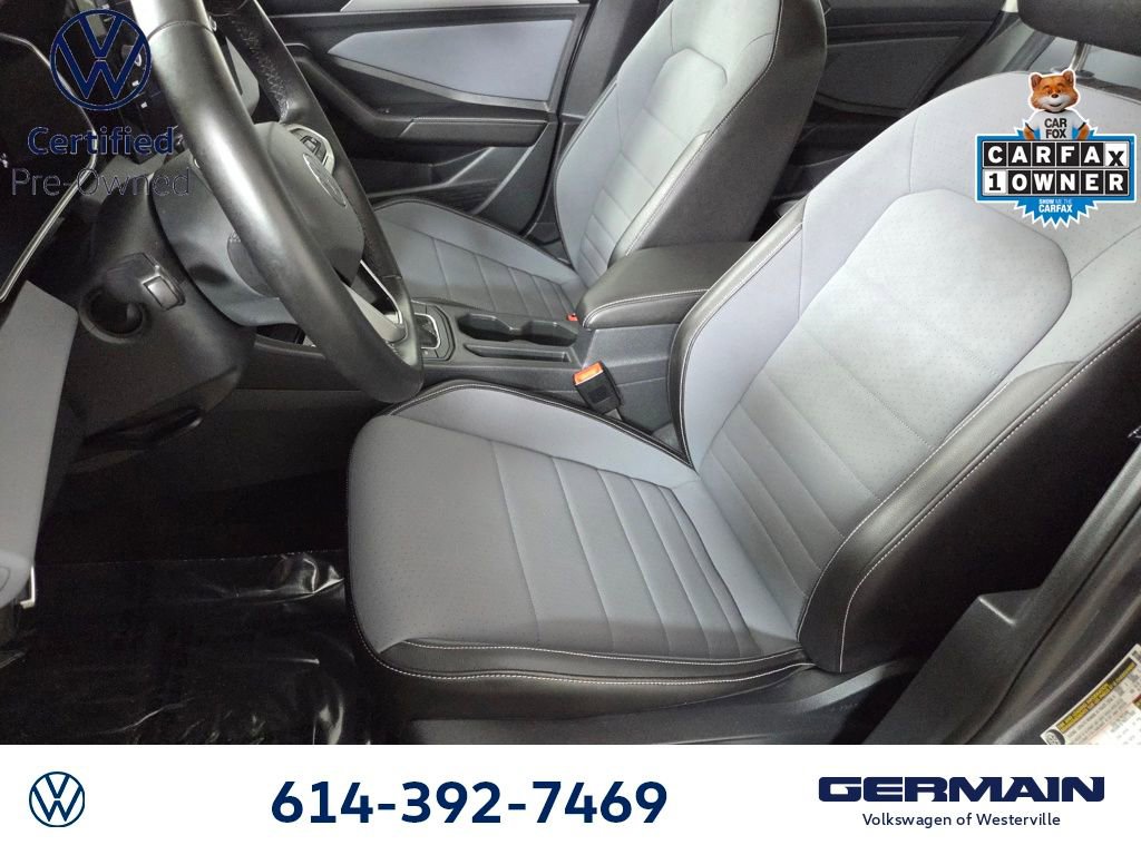Certified 2025 Volkswagen Jetta SE w/ Sunroof Package image 20