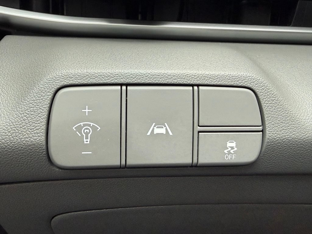 Certified 2023 Hyundai Elantra SEL FWD image 28
