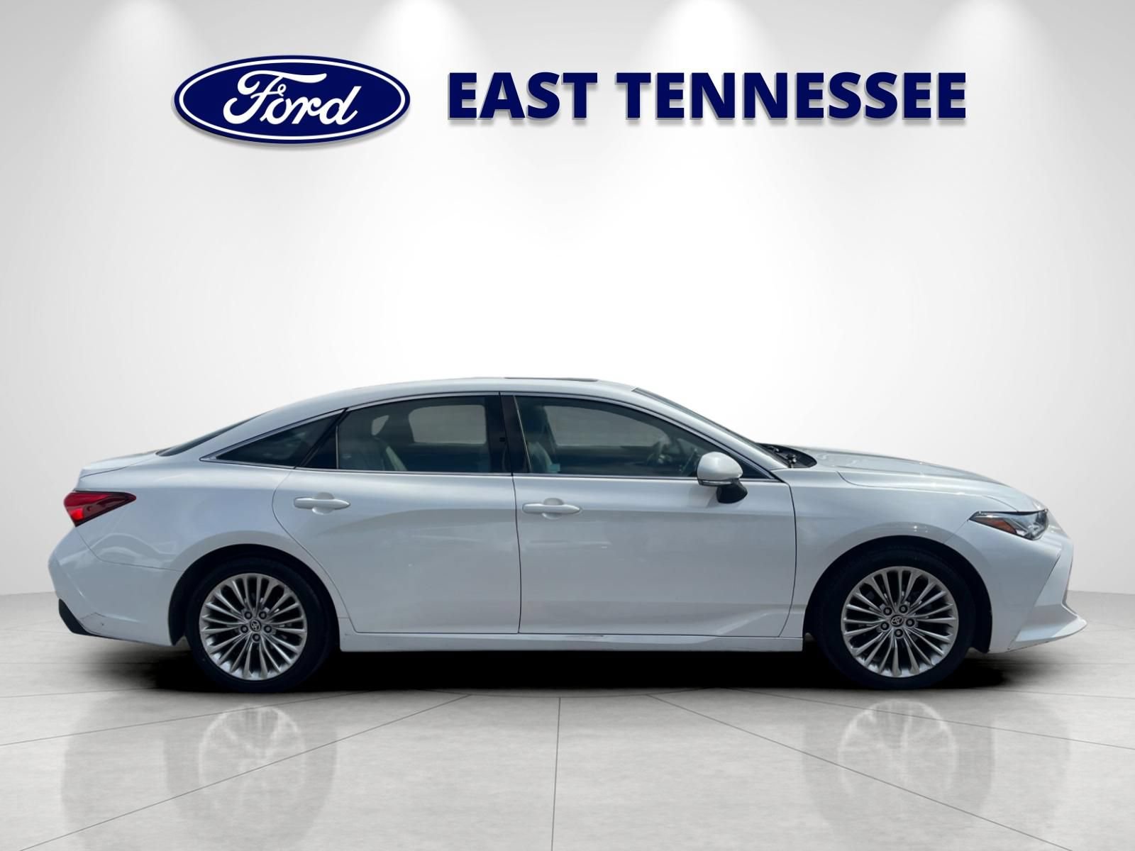 Used 2021 Toyota Avalon Limited AWD/4WD image 2