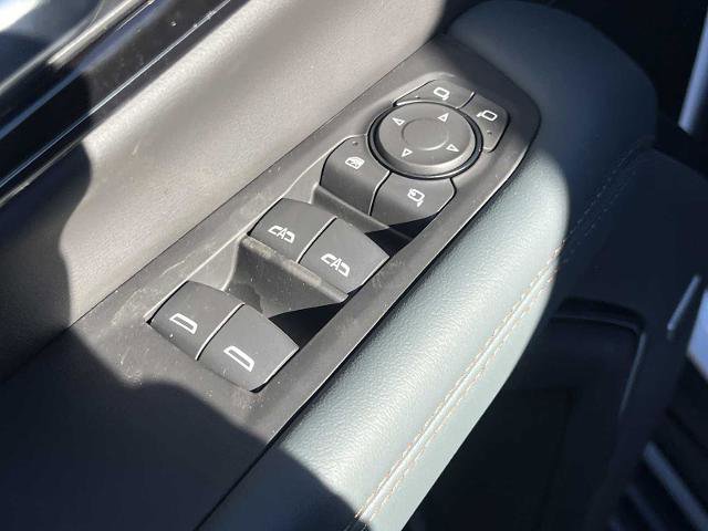 New 2026 GMC Yukon XL AT4 w/ AT4 Premium Plus Package AWD/4WD image 18