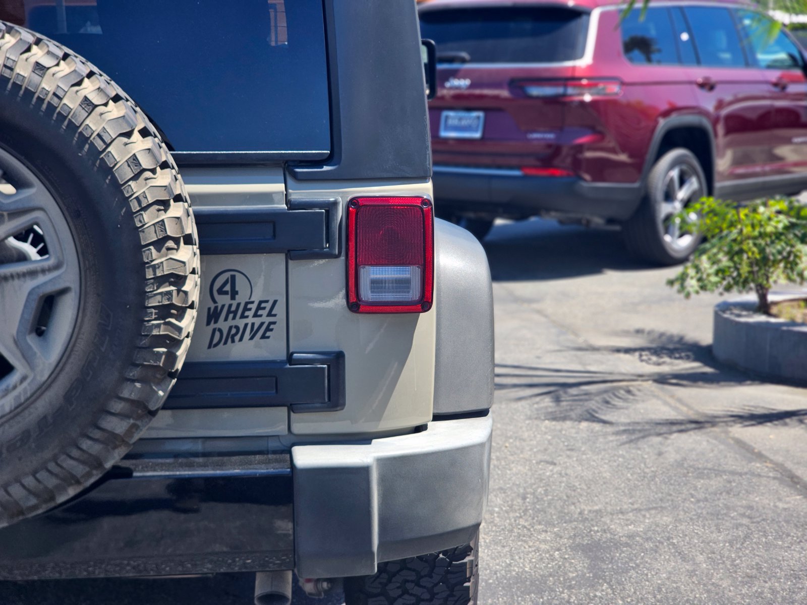 Used 2017 Jeep Wrangler Sport AWD/4WD image 8