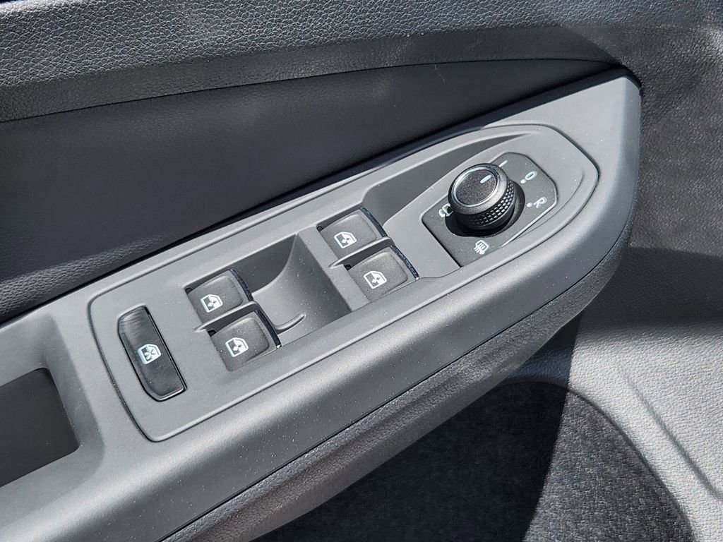 New 2025 Volkswagen GTI SE image 4