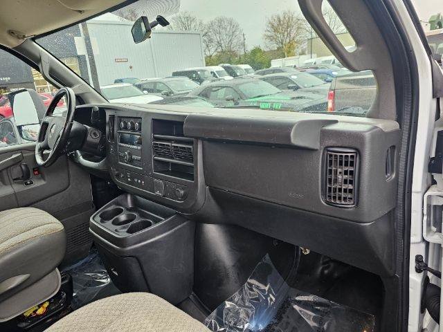 Used 2022 GMC Savana 4500 w/ Power Convenience Package RWD image 10