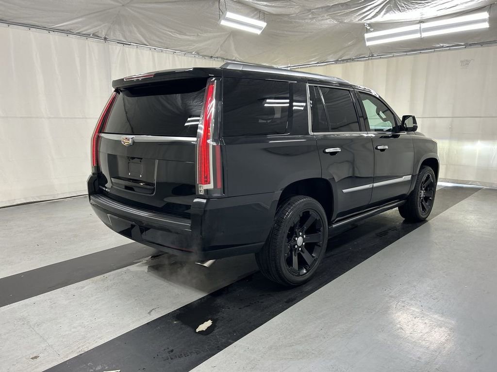Used 2020 Cadillac Escalade Platinum AWD/4WD image 2