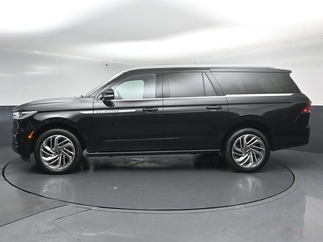 Certified 2025 Lincoln Navigator L Reserve AWD/4WD image 8