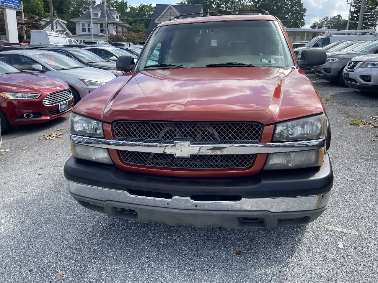 Used 2003 Chevrolet Avalanche 4x4 w/ Suspension Package, Off-Road image 3