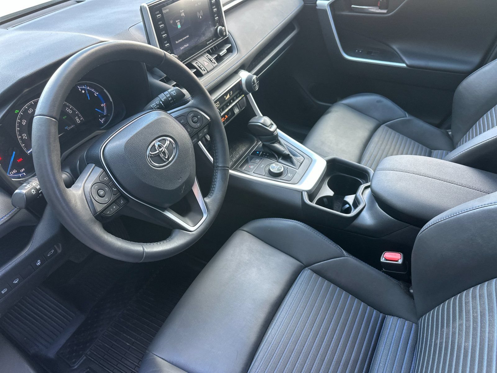 Used 2021 Toyota RAV4 XSE w/ XSE Grade Weather Package AWD/4WD image 10