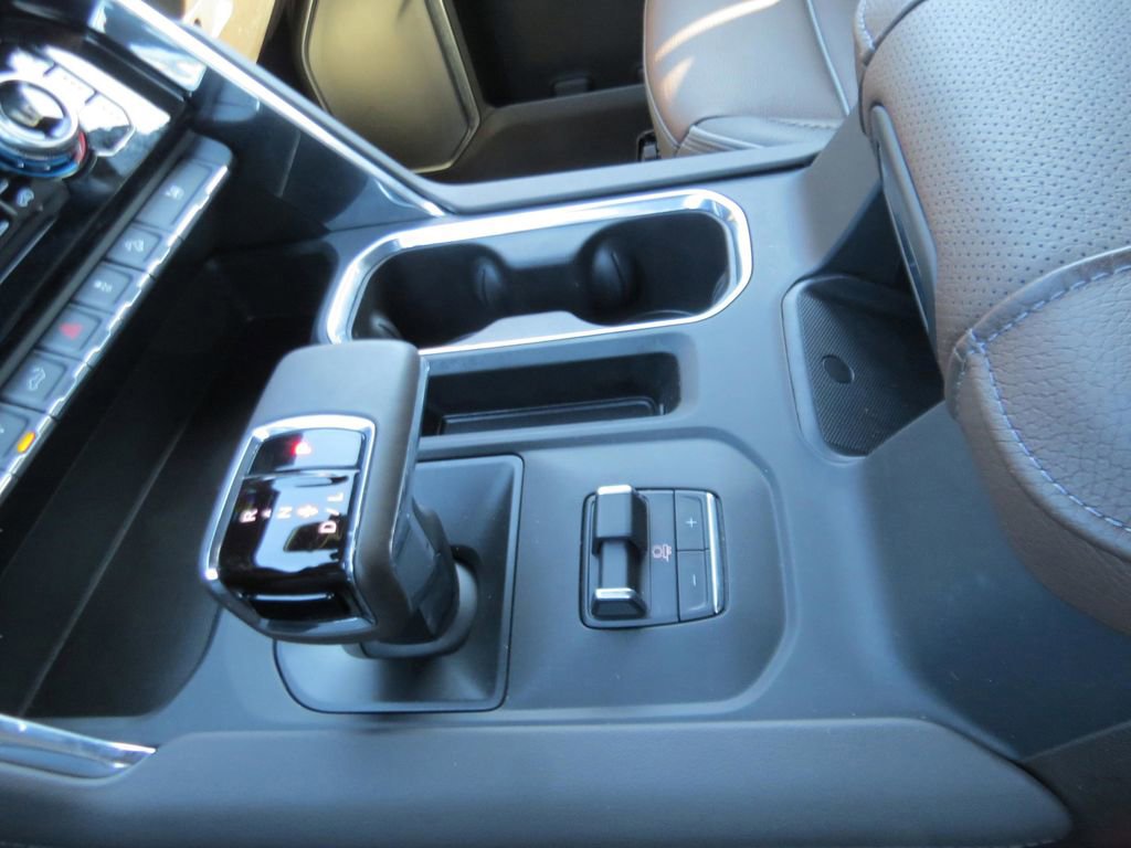 Used 2024 GMC Sierra 1500 Denali w/ Denali Reserve Package AWD/4WD image 17