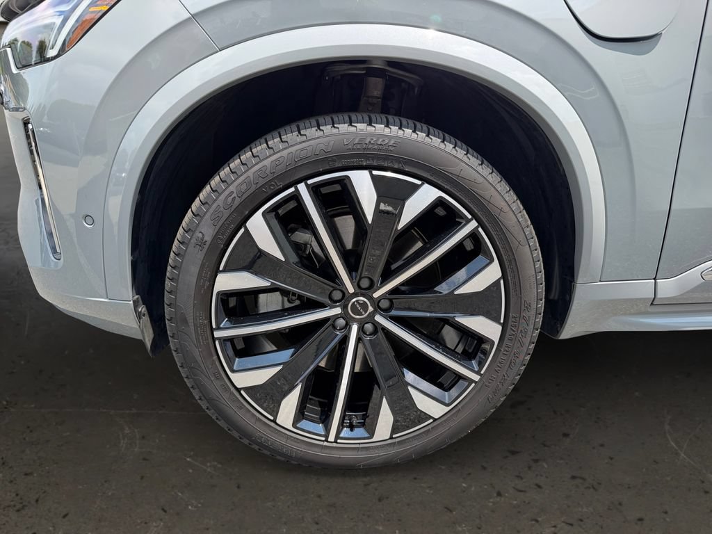 Certified 2026 Volvo XC90 T8 Plus w/ Protection Package Premier AWD/4WD image 27