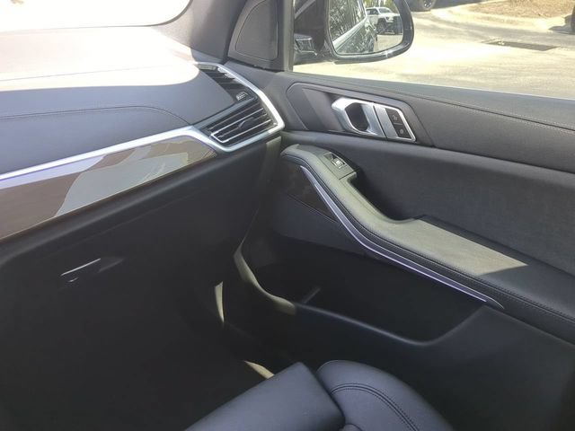 Used 2022 BMW X5 xDrive40i AWD/4WD image 19