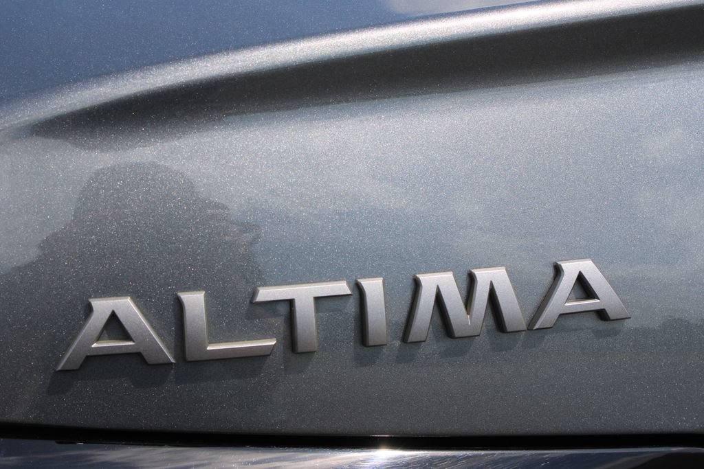 Used 2024 Nissan Altima 2.5 SV FWD image 14
