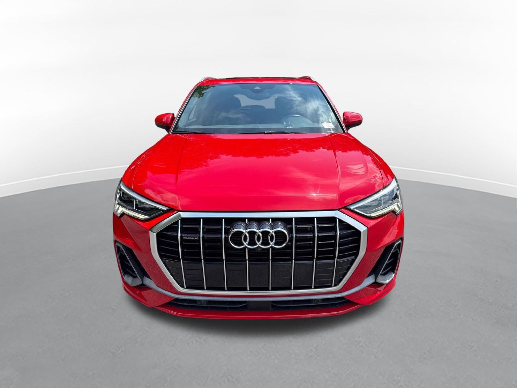 Used 2022 Audi Q3 2.0T Premium Plus w/ Premium Plus Package AWD/4WD image 3